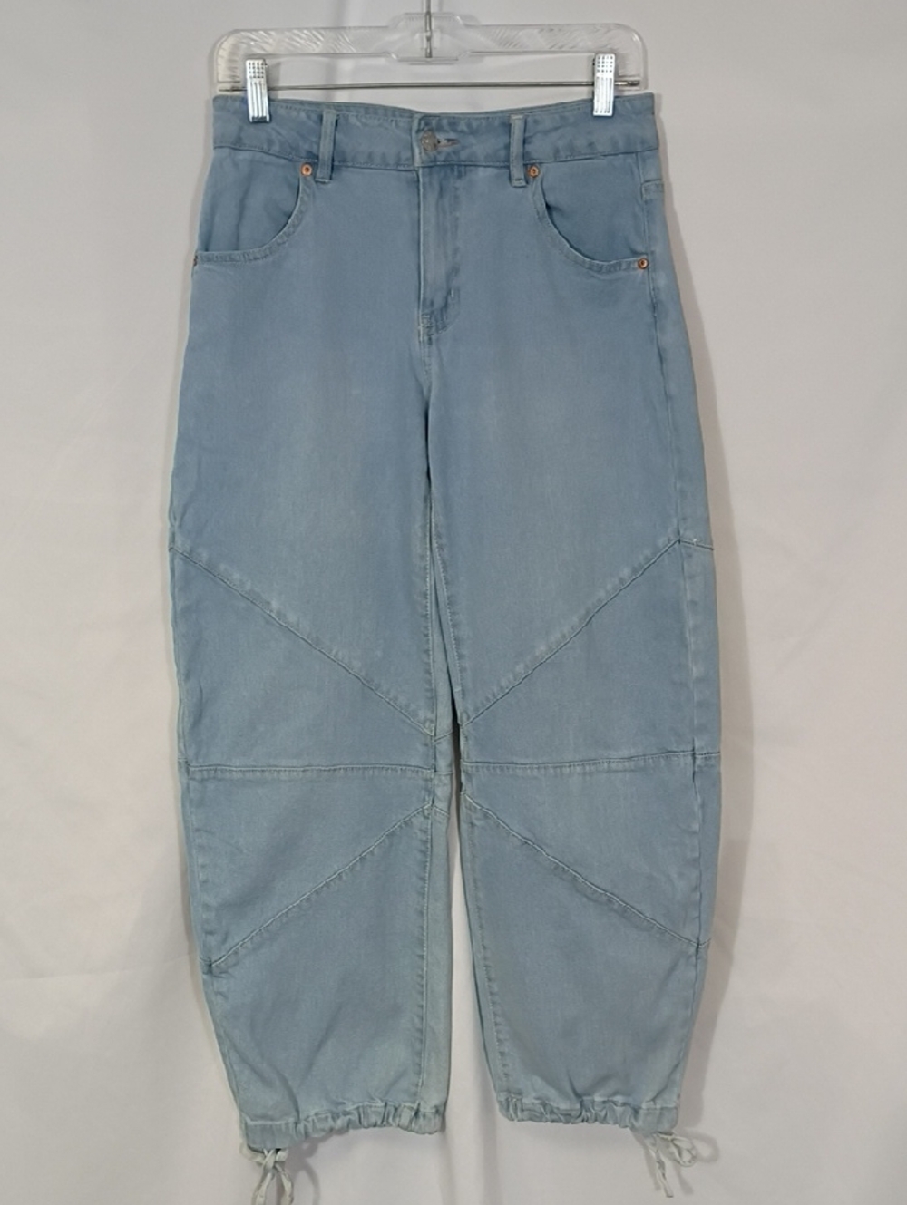 EUC Madden NYC Women's Barrel Jeans with a drawstring hem Size 4 Denim